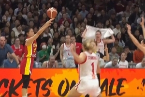 还得是你！王思雨关键三分一箭穿心 率队领先6分轰停对手